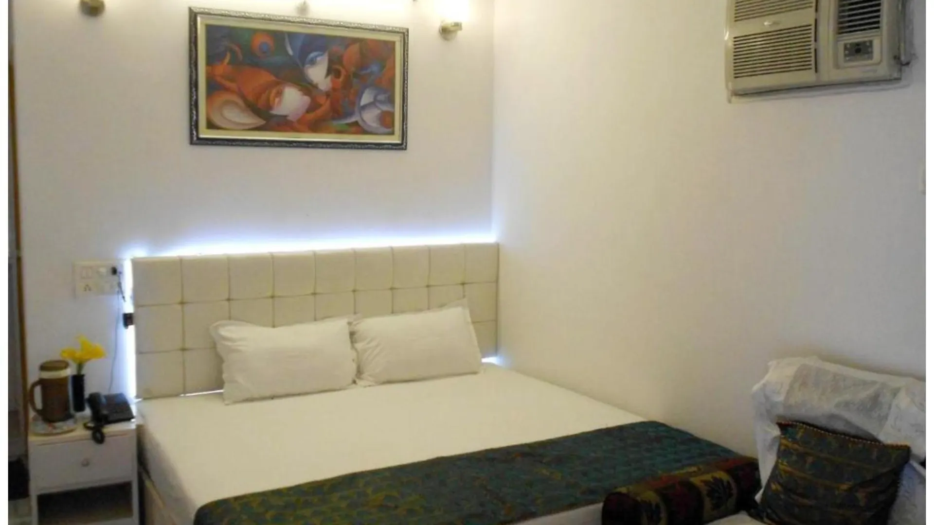 Hotel Ds Stay Varanasi ! - Near Kasi Vishwanath Temple And Ganga Ghat #Fully Air Conditioning #Free Wi-Fi #Parking #Room Service #Prime Location - Best Selling Premium Hotel In Varanasi