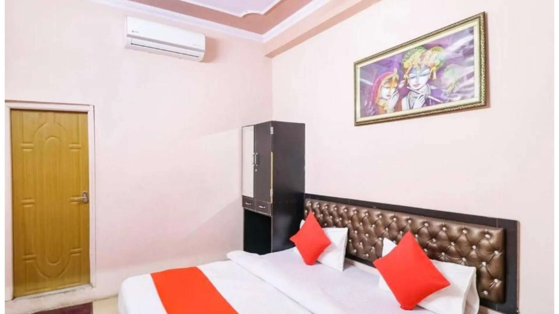 Hotel Ds Stay Varanasi ! - Near Kasi Vishwanath Temple And Ganga Ghat #Fully Air Conditioning #Free Wi-Fi #Parking #Room Service #Prime Location - Best Selling Premium Hotel In Varanasi 4*,  Indien